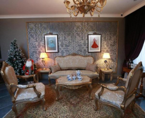 Royal Historical Boutique Hotel